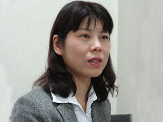 松下田佳子氏